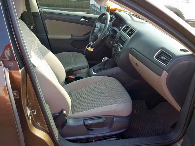 3VW2K7AJ0DM218023 - 2013 VOLKSWAGEN JETTA BASE BROWN photo 5