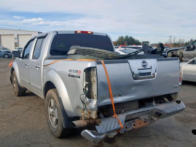 1N6AD07W25C439271 - 2005 NISSAN FRONTIER C SILVER photo 3