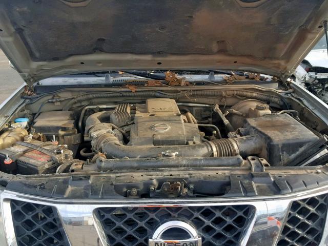 1N6AD07W25C439271 - 2005 NISSAN FRONTIER C SILVER photo 7