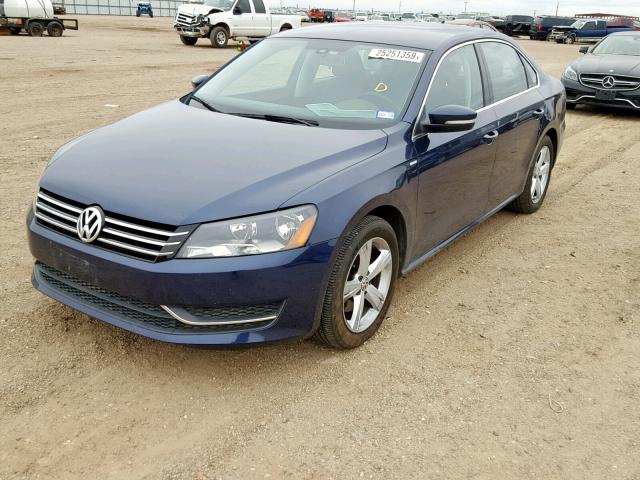 1VWAT7A38EC056204 - 2014 VOLKSWAGEN PASSAT S BLUE photo 2