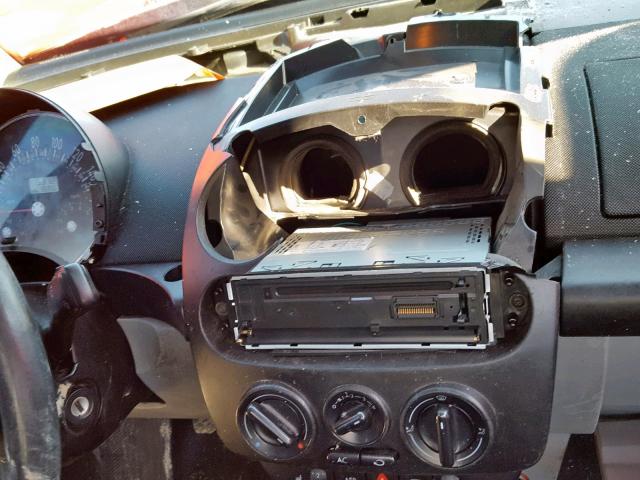 3VWDD21C7YM454570 - 2000 VOLKSWAGEN NEW BEETLE Qara foto 9