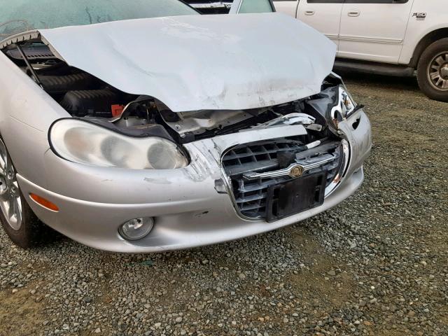 2C3HC56G81H571376 - 2001 CHRYSLER LHS SILVER photo 9