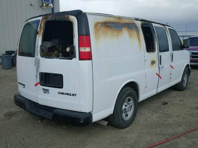 1GCFH15T861230870 - 2006 CHEVROLET EXPRESS G1 WHITE photo 4