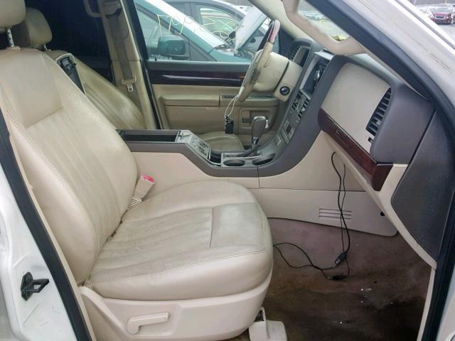 5LMEU88H44ZJ30179 - 2004 LINCOLN AVIATOR 白色 照片 5