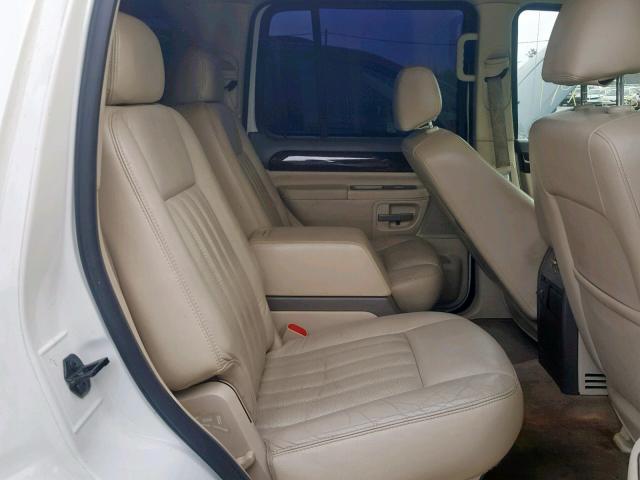 5LMEU88H44ZJ30179 - 2004 LINCOLN AVIATOR 白色 照片 6