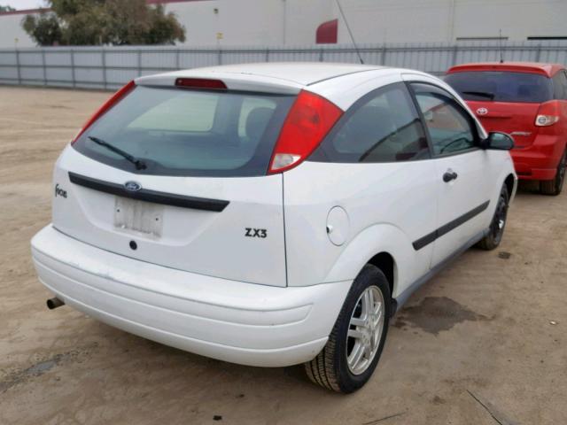 3FAFP31312R169128 - 2002 FORD FOCUS ZX3 WHITE photo 4