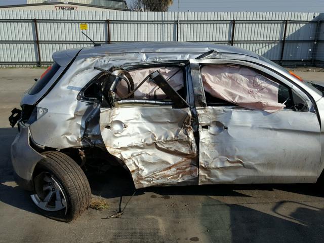 4A4AP4AU1EE017384 - 2014 MITSUBISHI OUTLANDER SILVER photo 9