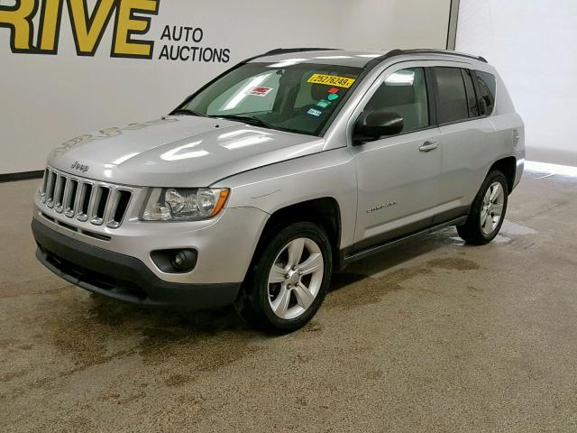 1C4NJCBA7CD647275 - 2012 JEEP COMPASS SP ნაცრისფერი ფოტო 2