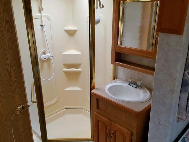 4YDF2852X34503154 - 2003 KEYSTONE MONTANA WHITE photo 8