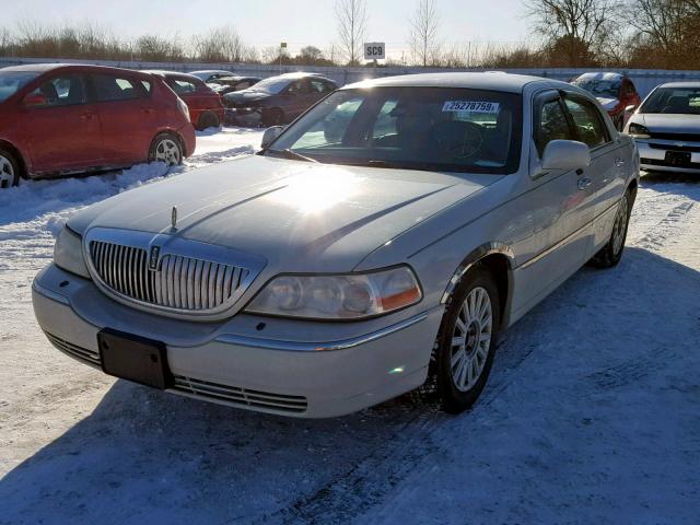 1LNHM82W75Y652870 - 2005 LINCOLN TOWN CAR S BEIGE photo 2