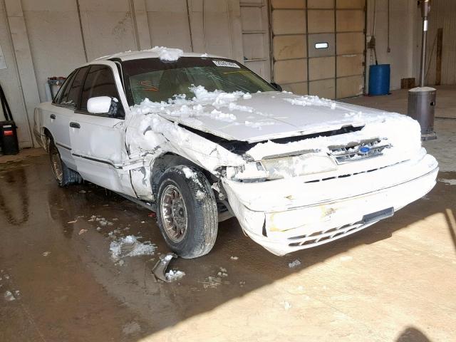 2FALP74W7VX230245 - 1997 FORD CROWN VICT WHITE photo 1