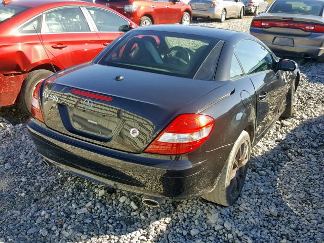 WDBWK54FX8F179929 - 2008 MERCEDES-BENZ SLK 280 BLACK photo 4