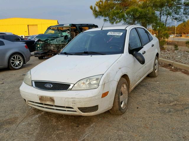 1FAFP34N87W246997 - 2007 FORD FOCUS ZX4 WHITE photo 2