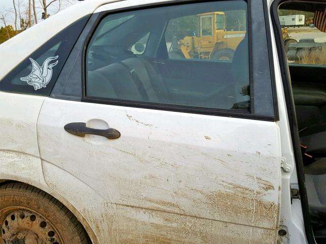 1FAFP34N87W246997 - 2007 FORD FOCUS ZX4 WHITE photo 6