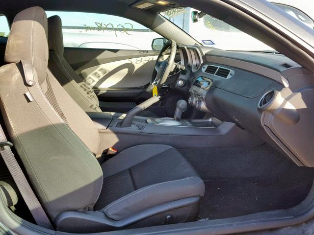 2G1FB1E35F9302209 - 2015 CHEVROLET CAMARO LS GRAY photo 5