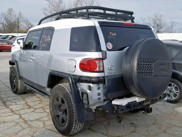 JTEBU11F570076020 - 2007 TOYOTA FJ CRUISER SILVER photo 3