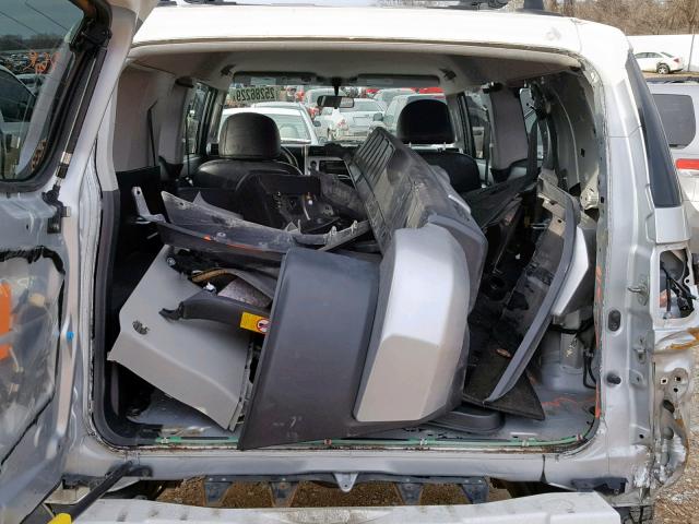 JTEBU11F570076020 - 2007 TOYOTA FJ CRUISER SILVER photo 6