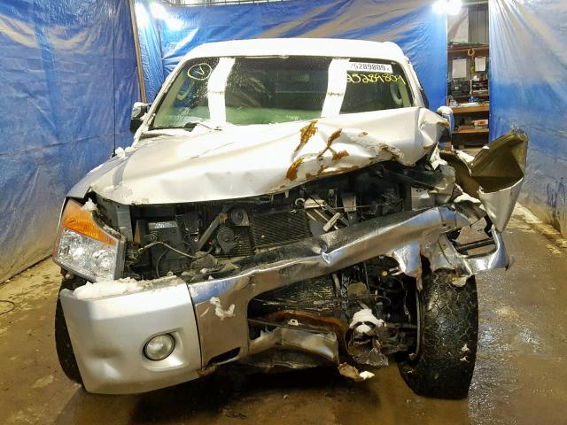 1N6AA0EC6BN322326 - 2011 NISSAN TITAN S SILVER photo 9