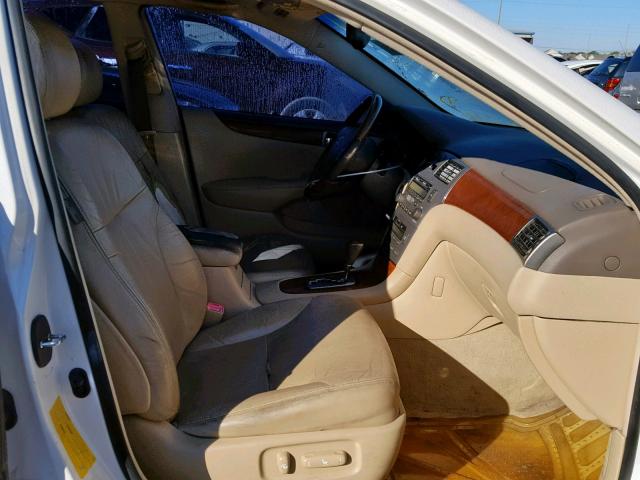 JTHBA30GX55093901 - 2005 LEXUS ES 330 WHITE photo 5