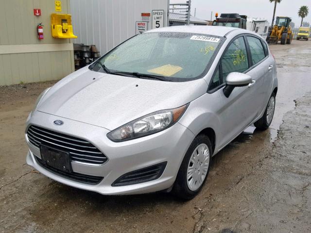 3FADP4TJ8GM170113 - 2016 FORD FIESTA S SILVER photo 2