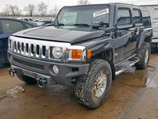 5GTDN136068232061 - 2006 HUMMER H3 BLACK photo 2