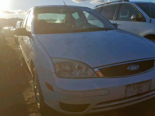 1FAFP34N07W302317 - 2007 FORD FOCUS ZX4 WHITE photo 1