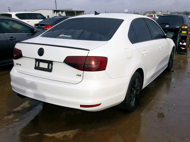 3VW3A7AJ1FM423005 - 2015 VOLKSWAGEN JETTA TDI WHITE photo 4