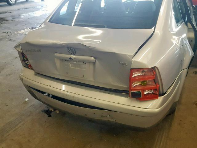 WVWPD63B0XE496112 - 1999 VOLKSWAGEN PASSAT GLX 银色 照片 9