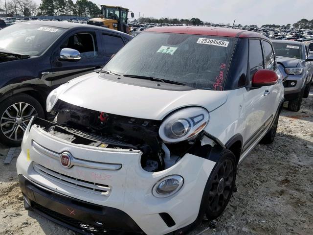 ZFBCFADH0GZ038175 - 2016 FIAT 500L TREKK WHITE photo 2