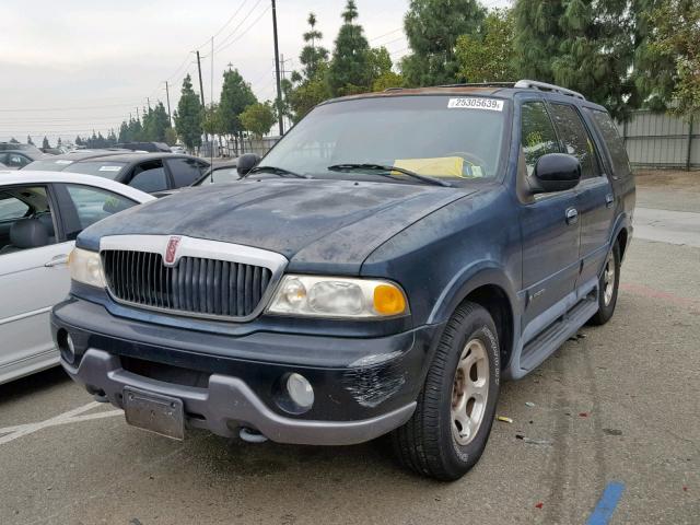 5LMPU28L0WLJ44435 - 1998 LINCOLN NAVIGATOR 黑色 照片 2