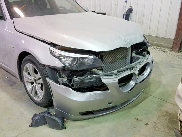 WBANV13529C155890 - 2009 BMW 528 XI SILVER photo 9