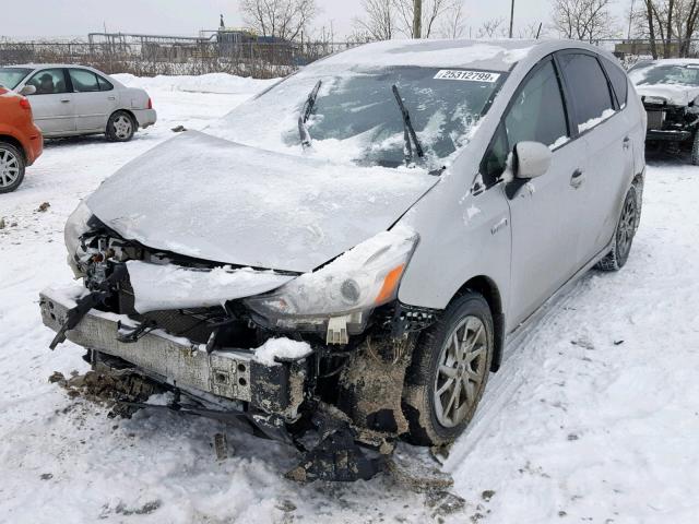 JTDZN3EUXGJ042413 - 2016 TOYOTA PRIUS V SILVER photo 2