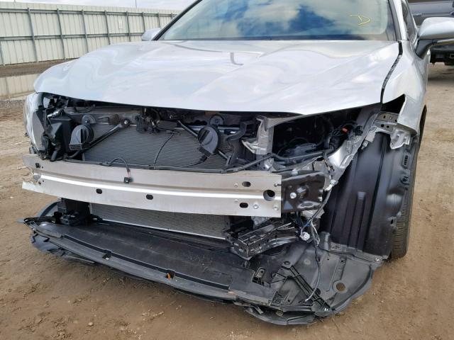 4T1B11HKXJU564939 - 2018 TOYOTA CAMRY L SILVER photo 9