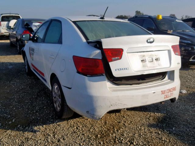 KNAFU4A26D5731432 - 2013 KIA FORTE EX WHITE photo 3