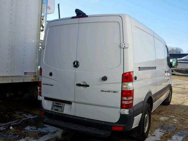 WD3PE7DC6F5945862 - 2015 MERCEDES-BENZ SPRINTER 2 WHITE photo 4