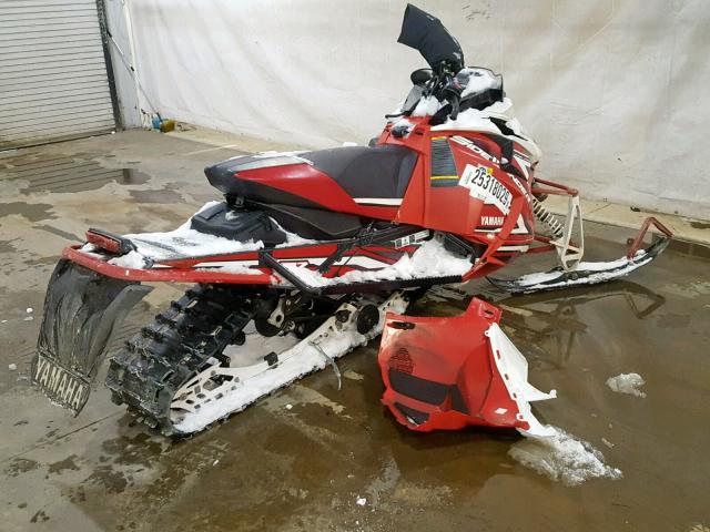 4UF8LY10XHT000503 - 2017 YAMAHA SNOWMOBILE RED photo 4