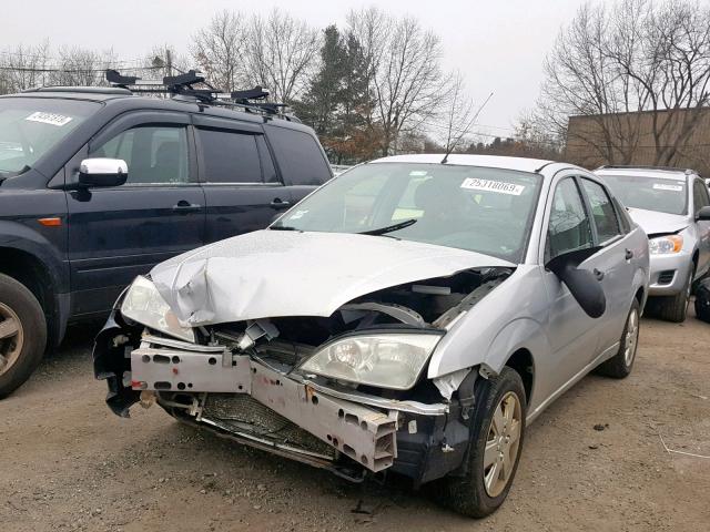 1FAFP34N67W185326 - 2007 FORD FOCUS ZX4 SILVER photo 2