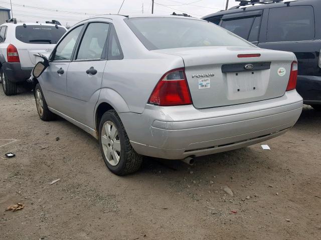 1FAFP34N67W185326 - 2007 FORD FOCUS ZX4 SILVER photo 3