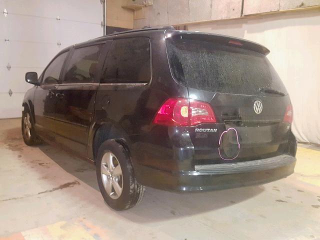 2V8HW341X9R578247 - 2009 VOLKSWAGEN ROUTAN SE BLACK photo 3