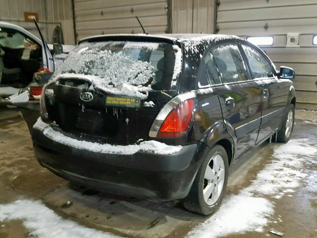 KNADE163076292795 - 2007 KIA RIO 5 SX BLACK photo 4