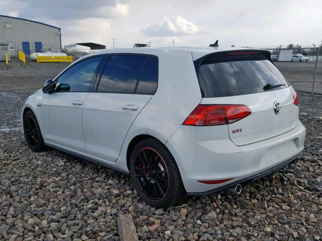 3VW447AU3HM047304 - 2017 VOLKSWAGEN GTI S/SE WHITE photo 3