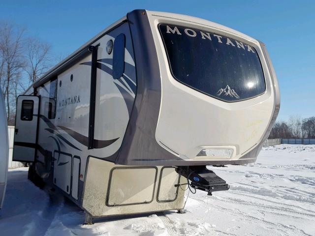 4YDF39226J4701069 - 2018 KEYSTONE MONTANA WHITE photo 1