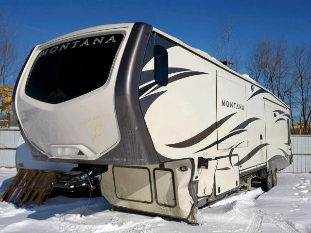 4YDF39226J4701069 - 2018 KEYSTONE MONTANA WHITE photo 2