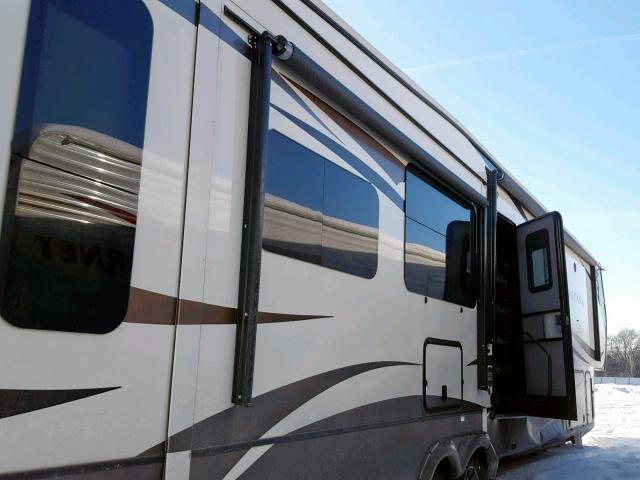 4YDF39226J4701069 - 2018 KEYSTONE MONTANA WHITE photo 4