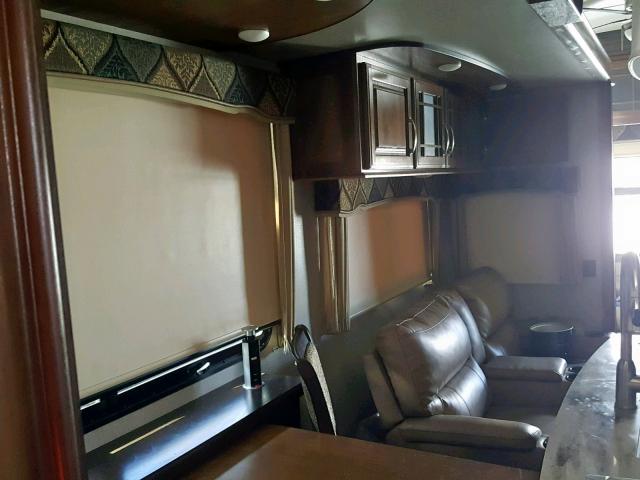 4YDF39226J4701069 - 2018 KEYSTONE MONTANA WHITE photo 7