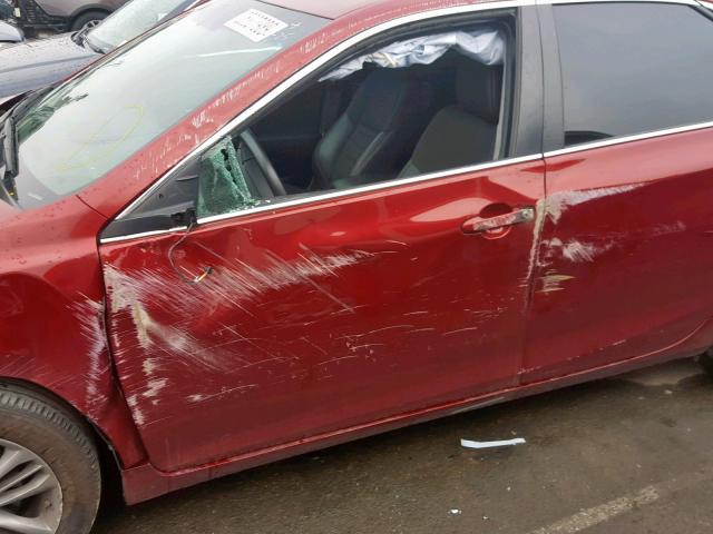 4T1BF1FK0HU726608 - 2017 TOYOTA CAMRY LE RED photo 9