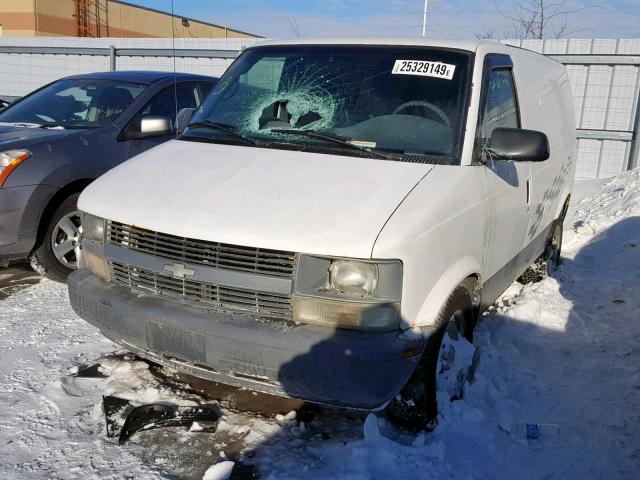 1GCDM19X33B142167 - 2003 CHEVROLET ASTRO WHITE photo 2