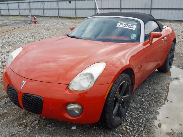 1G2MB35B18Y104666 - 2008 PONTIAC SOLSTICE ORANGE photo 2