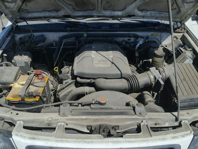 4S6CK58W5Y4411494 - 2000 HONDA PASSPORT E WHITE photo 7