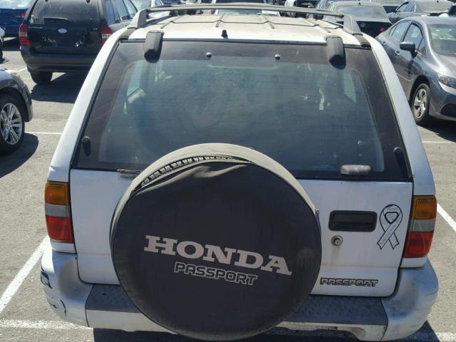 4S6CK58W5Y4411494 - 2000 HONDA PASSPORT E WHITE photo 9